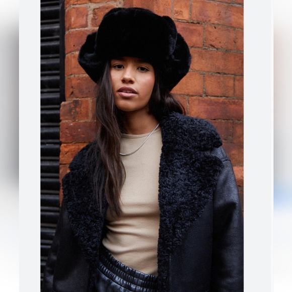 Woolsey new trappers sheep skin hat. Black can be worn 2 ways - Picture 12 of 14